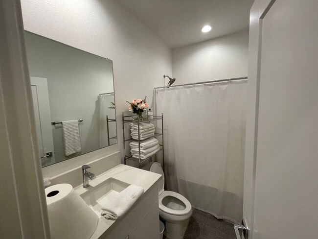 Building Photo - New Construction Town Home in Brea