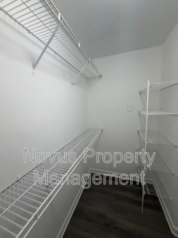 Building Photo - 214 Farmington Trce