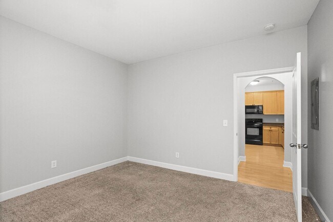 Building Photo - 8441 Callabee Way