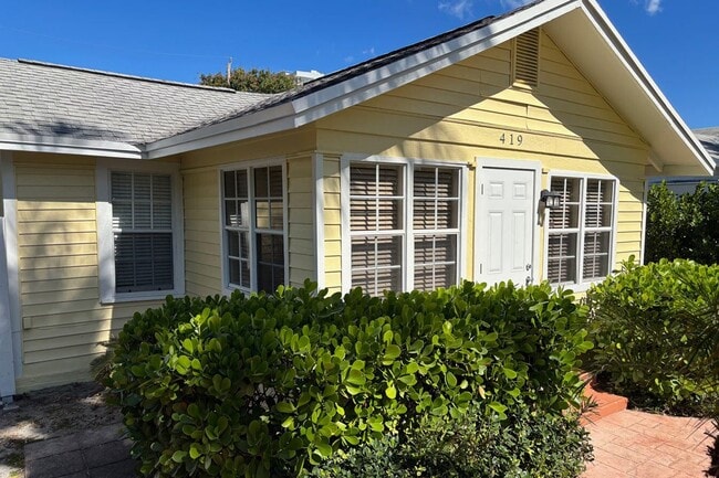 Building Photo - 419 43rd St