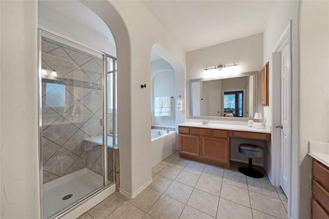 Building Photo - 9204 Sterling Gate Dr