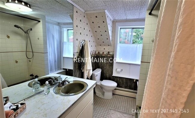 Building Photo - 180 Fourth St.