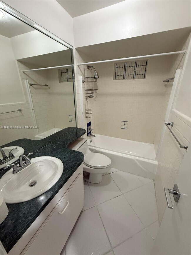 Building Photo - 1150 Madruga Ave