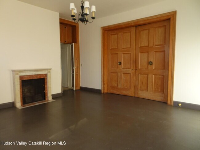 Building Photo - 549 NY-23B