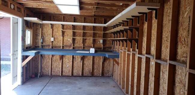 Shed work table - 926 N 800 W