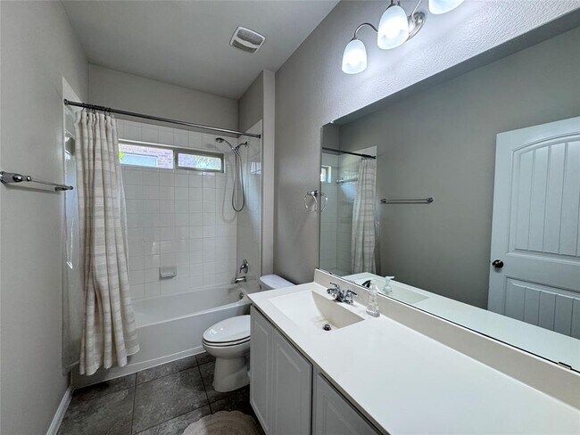 Building Photo - 16420 Pienza Dr