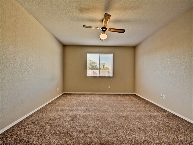 Building Photo - 2040 S 72nd Ln