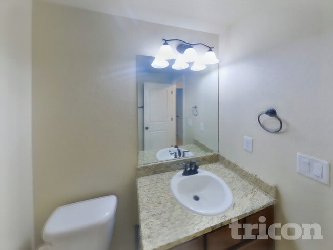 Building Photo - 7847 Dutch Loop