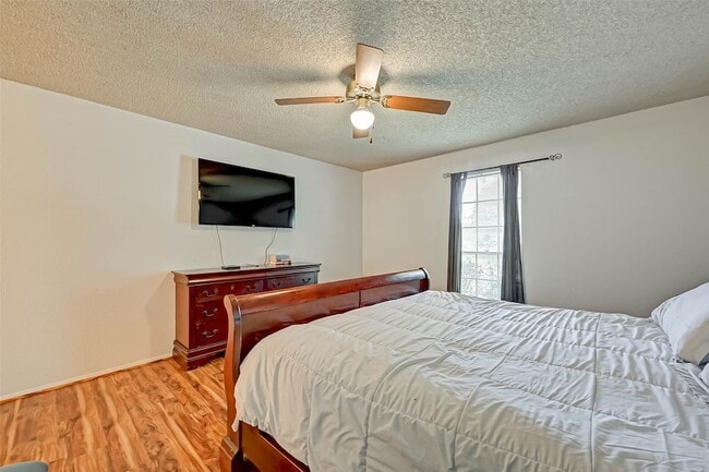 Building Photo - 16355 Sierra Grande Dr