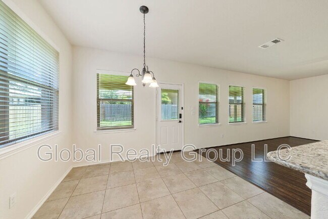 Building Photo - 2118 Pecan Haven