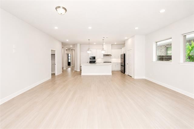Building Photo - 8637 Spindletop Dr