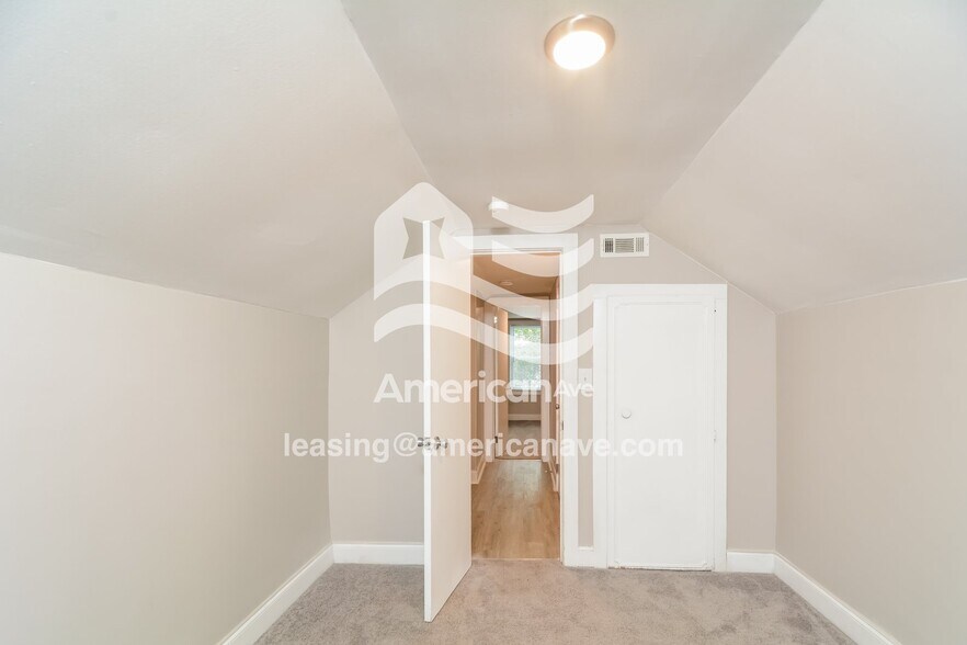 Building Photo - 112 Kensington Cir