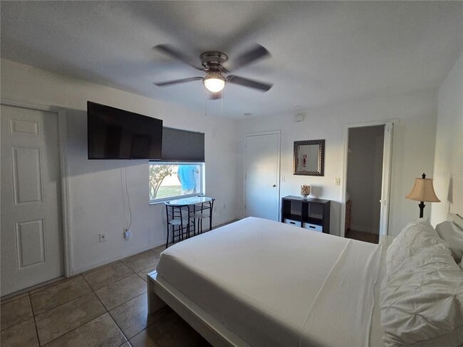 Building Photo - 803 Caribbean Dr