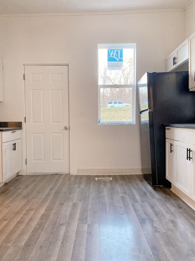 Building Photo - 3 bed 1 bath