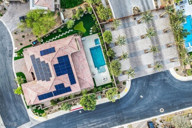 Building Photo - 65 Garibaldi Wy