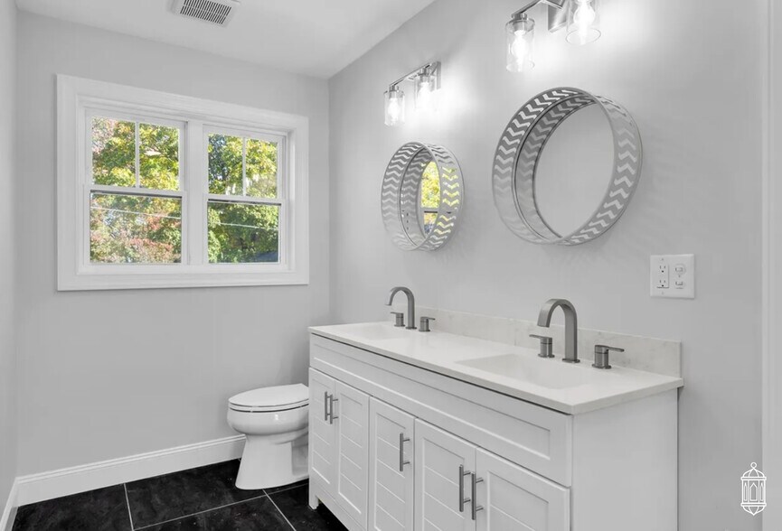 Building Photo - 183 Vesper St