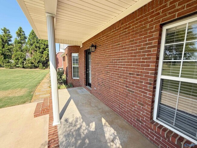 Building Photo - 17916 Remington Dr