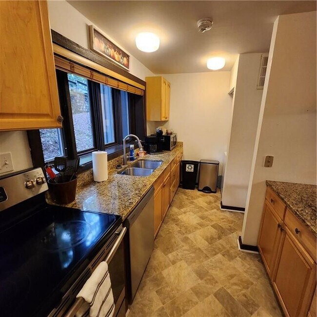 Building Photo - 405 Sconti Ridge