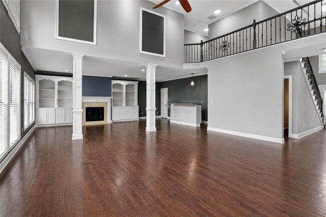 Building Photo - 2502 Regency Lake Dr