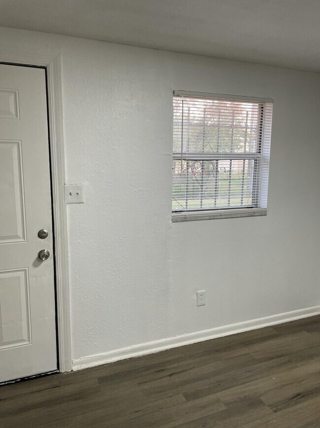 Building Photo - 2601 N 29th St