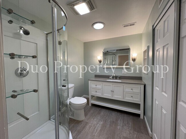 Building Photo - Edgewood South Eugene Home