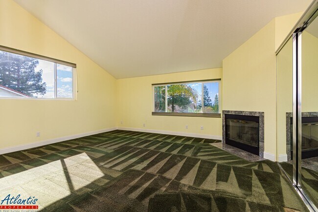 Building Photo - Gorgeous Home | Remodeled | Desirable Location