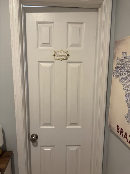 Building Photo - 308 18th Pl NE