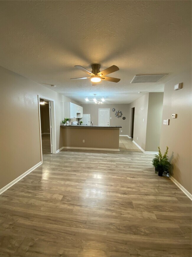 Building Photo - 8825 E Buffalo Cir