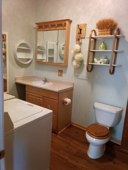 Primary Photo - 505 Marcellus St