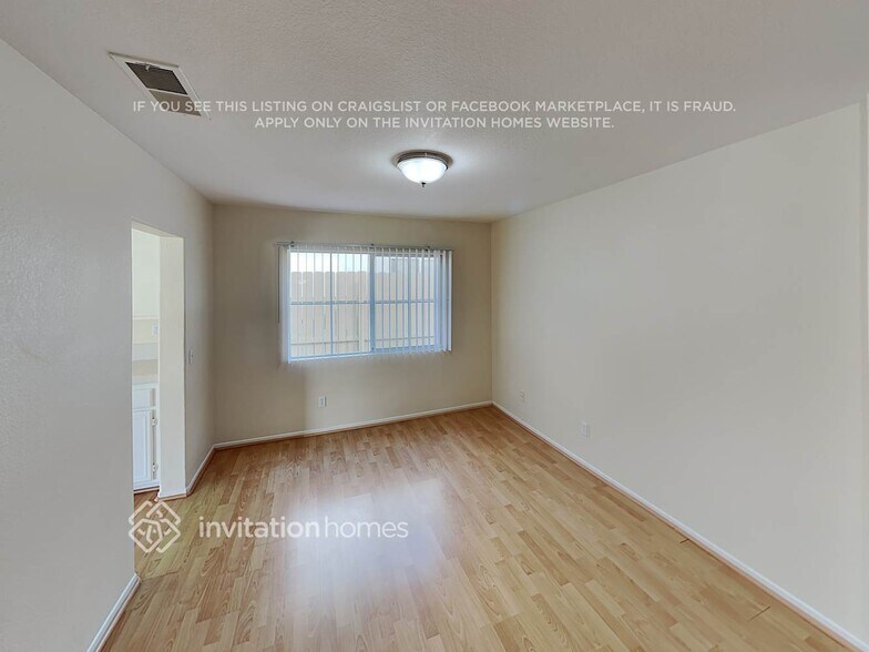 Building Photo - 4102 Periwinkle Way