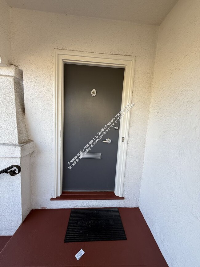 Building Photo - Berkeley Gem w/plenty of outdoor space...available now!