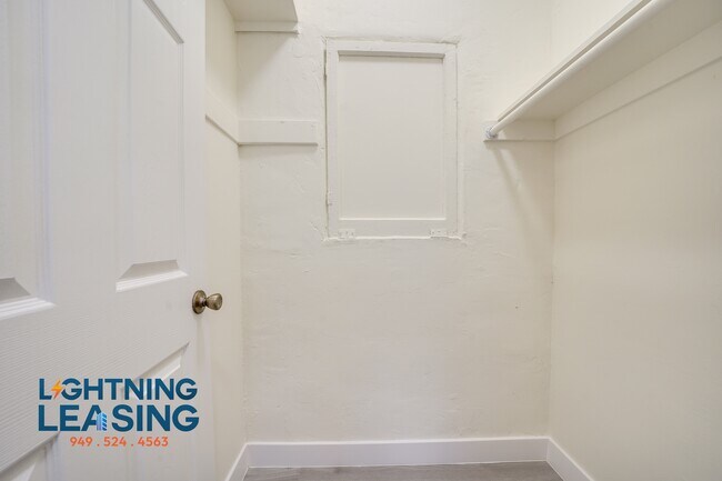 Building Photo - 1518 Wilton Pl
