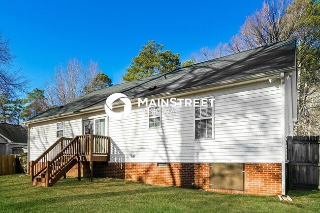 Building Photo - 3 Bedroom Pet-Friendly Home in RALEIGH, NC with Main Street Renewal