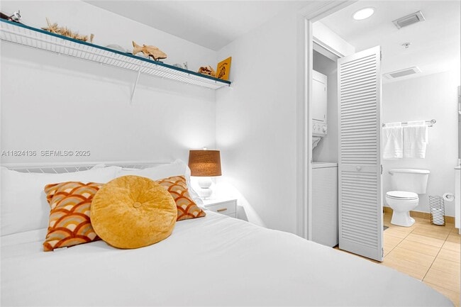 Building Photo - 1750 N Bayshore Dr