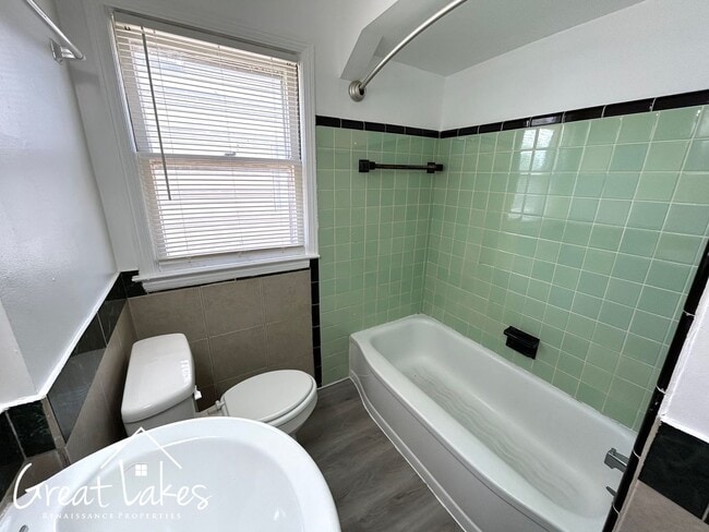 Building Photo - Cozy 2 Bedroom 1 Bathroom Bungalow now available for rent!