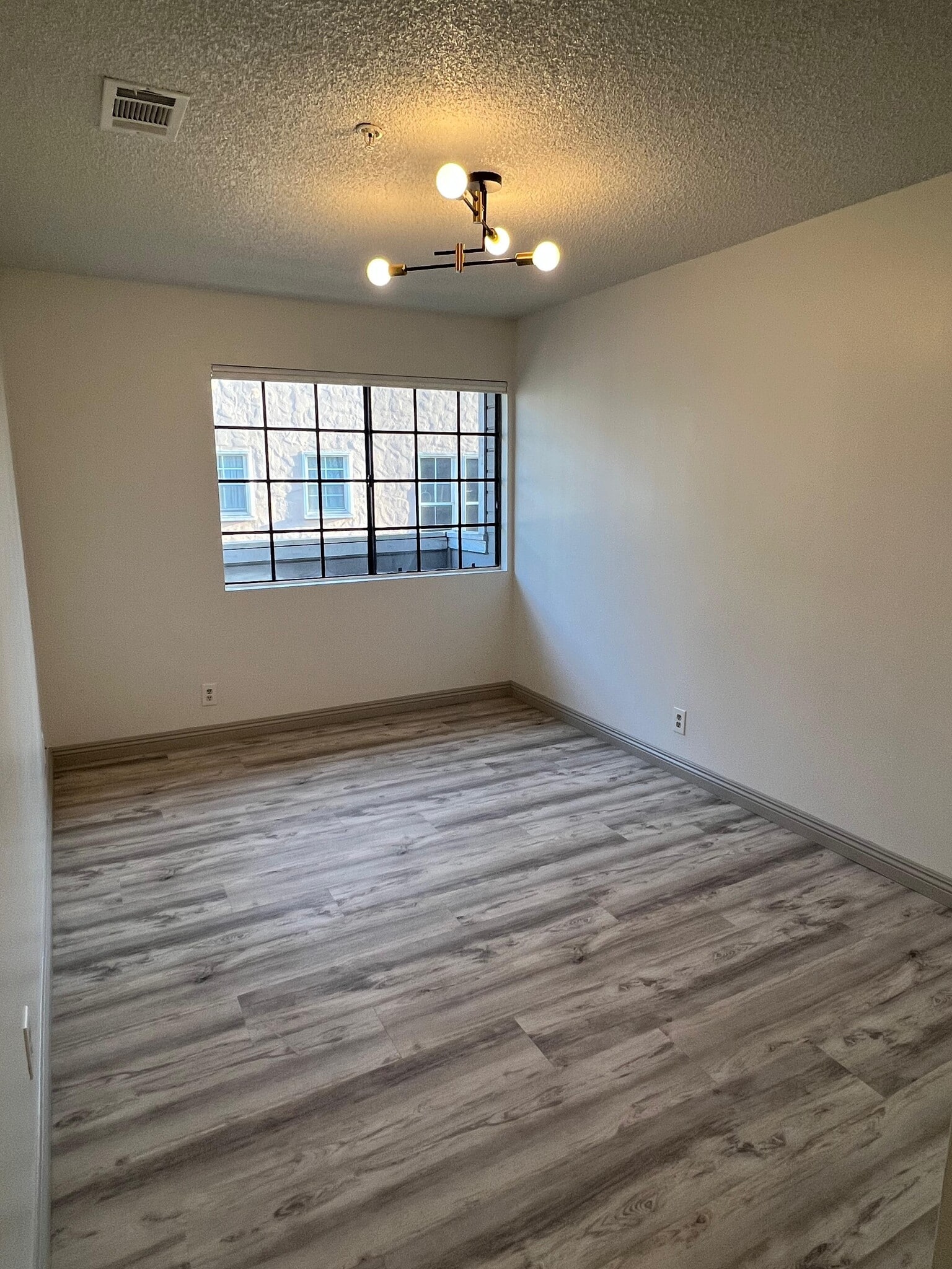 Lower Level Bedroom - 236 S Curtis Ave