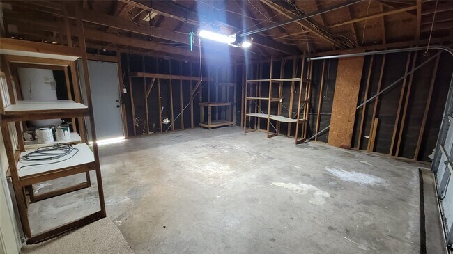 Building Photo - 10420 Royal Tricia Dr