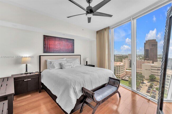 Building Photo - 333 Las Olas Way