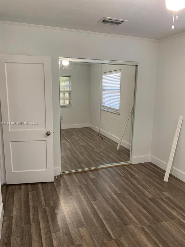 Building Photo - 1511 SW 4th Ave