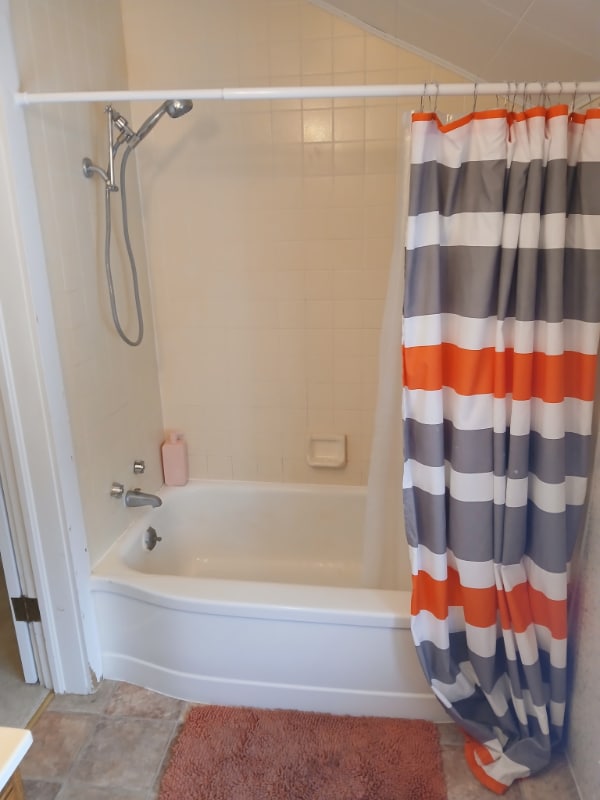 Building Photo - 321 W Mcmillan Ave