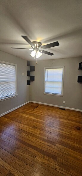 Building Photo - 7228 Linden St