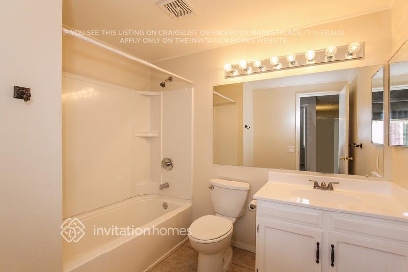 Building Photo - 6121 W Zoe Ella Way