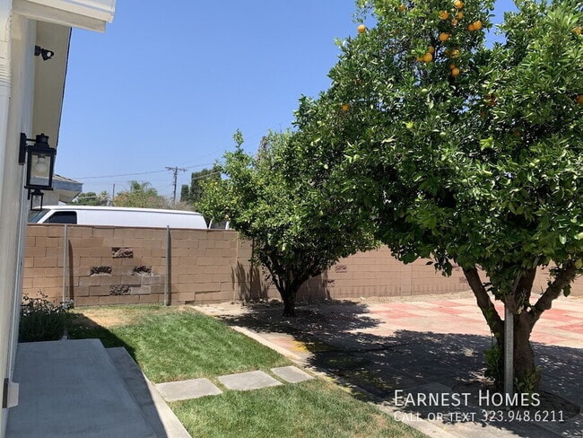Building Photo - 8228 Laurelgrove Ave