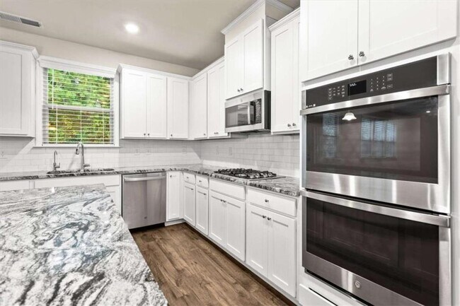 Building Photo - 3217 Hidden Valley Cir