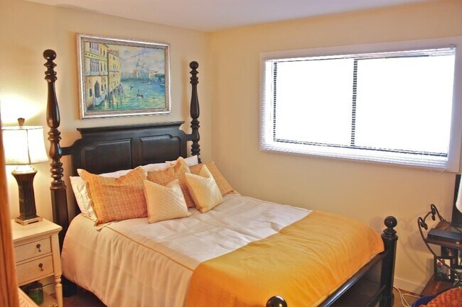 Building Photo - 122 Lynne Therese Cir