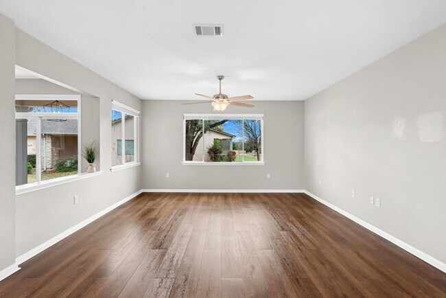 Building Photo - 139 Nolan Dr