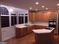 Building Photo - 215 Maddex Square Dr