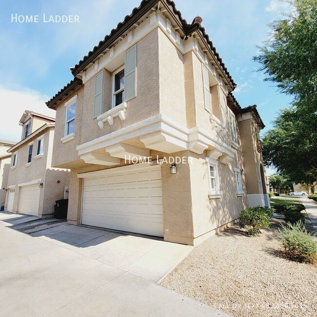 Building Photo - 1369 S Sabino Dr