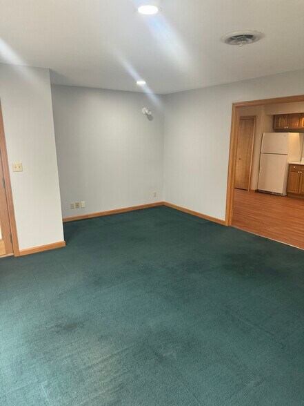 Family Room - 94 E Bridge St