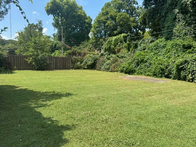 Building Photo - 5532 Kendall Dr